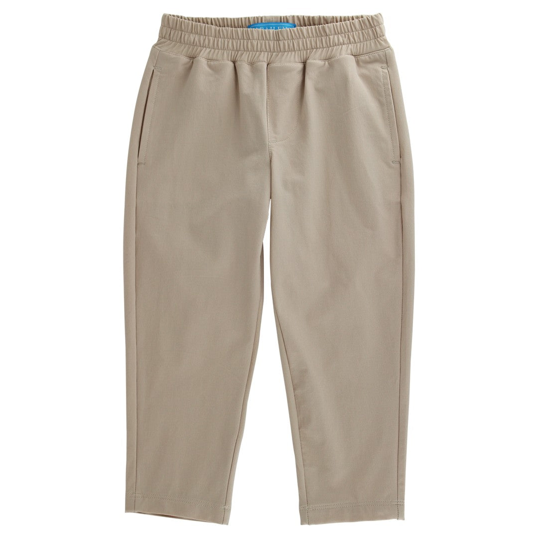These Performance Charlie Pull On Pant in Khaki are the ideal combination of casual and dressy. With a classic flat front and straight leg cut they&