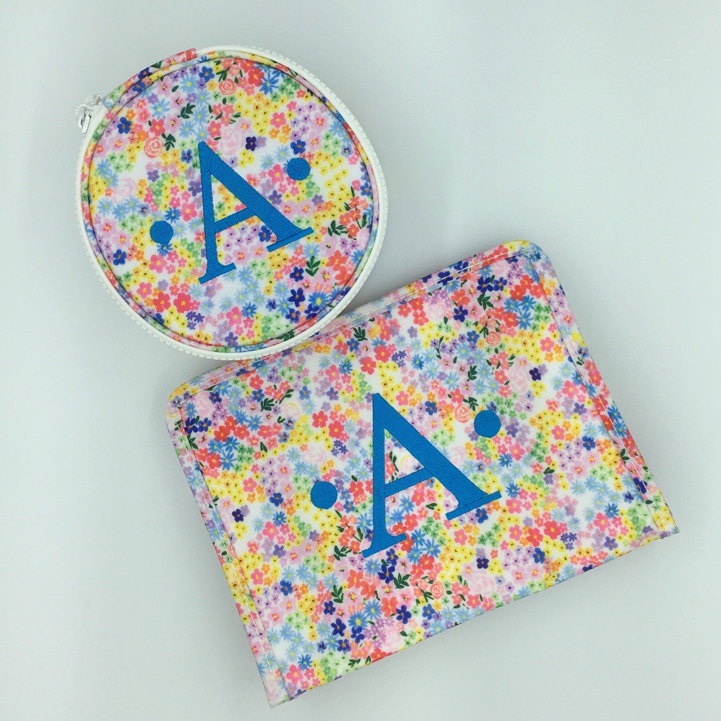 Our best-selling Roadies are our BFFs in the pouch world! This print is available in 3 sizes, our Large Roadie is made with a thin Eco-friendly matte coating, an inside slip pocket and exterior snap open zip tabs for a wider opening and an easier access.