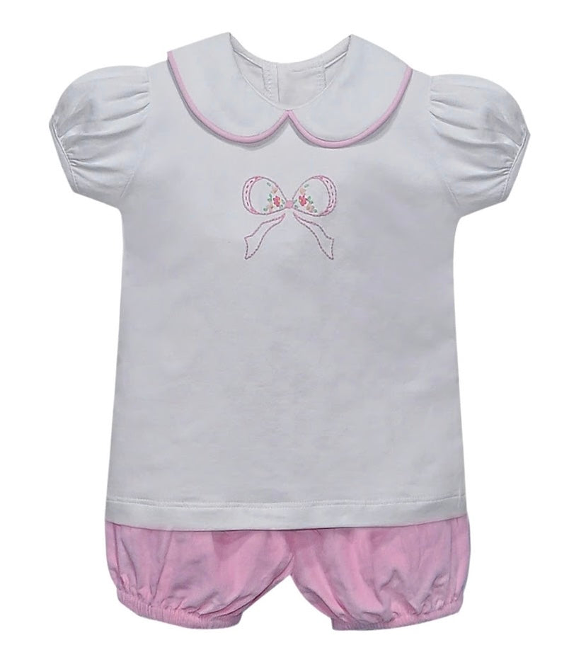 Skip into sunshine with the Aubrey Bloomer Set! This outfit features a pretty pink bow with floral embroidery. The puff sleeves and friendly peter pan collar add a sprinkle of charm, with the matching pink bloomers. It&
