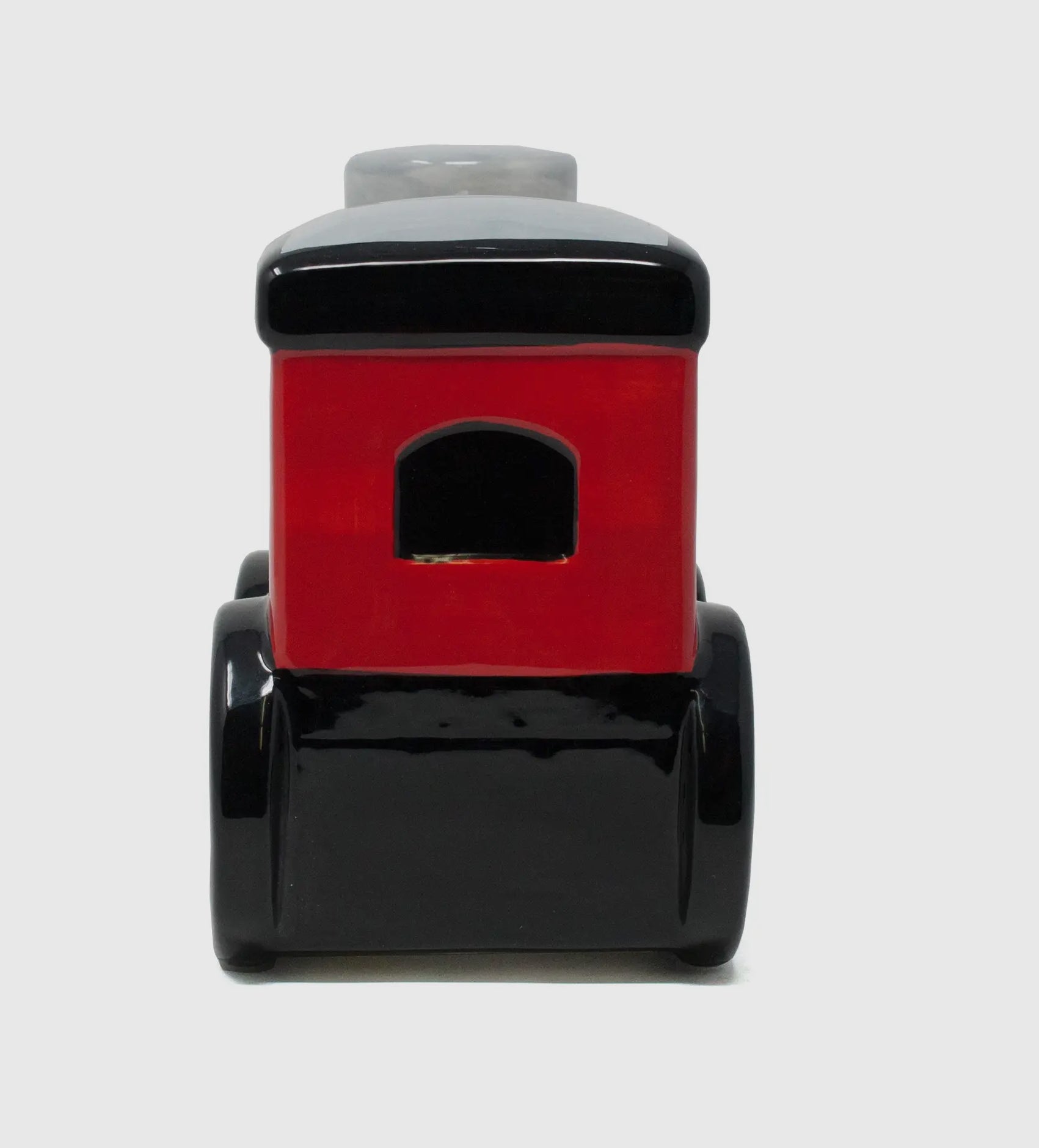 All of our banks are made from only the highest quality ceramic, known as dolomite, for increased durability. They feature a base that is deep glazed, insuring that this essential color doesn&