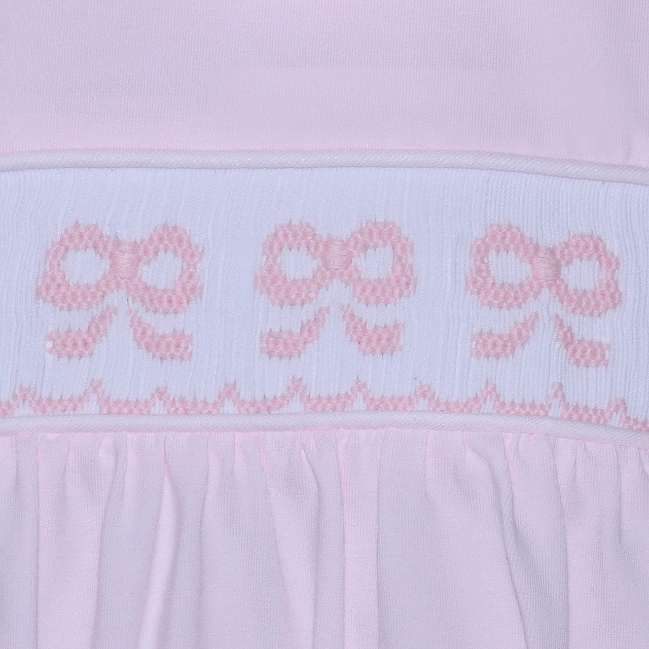 Let her shine in this adorable Bryn Bows Bubble! Designed for comfort and cuteness, this bubble is perfect for playdates, family photos, or everyday fun, it’s made from gentle fabric that will keeps her feeling fabulous all day long.